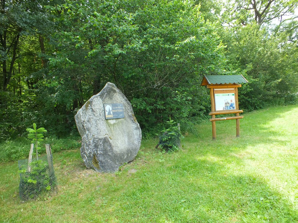 Pamätník prof. Bezačinského na Kulháni Obrázok Pamätník prof. Bezačinského na Kulháni