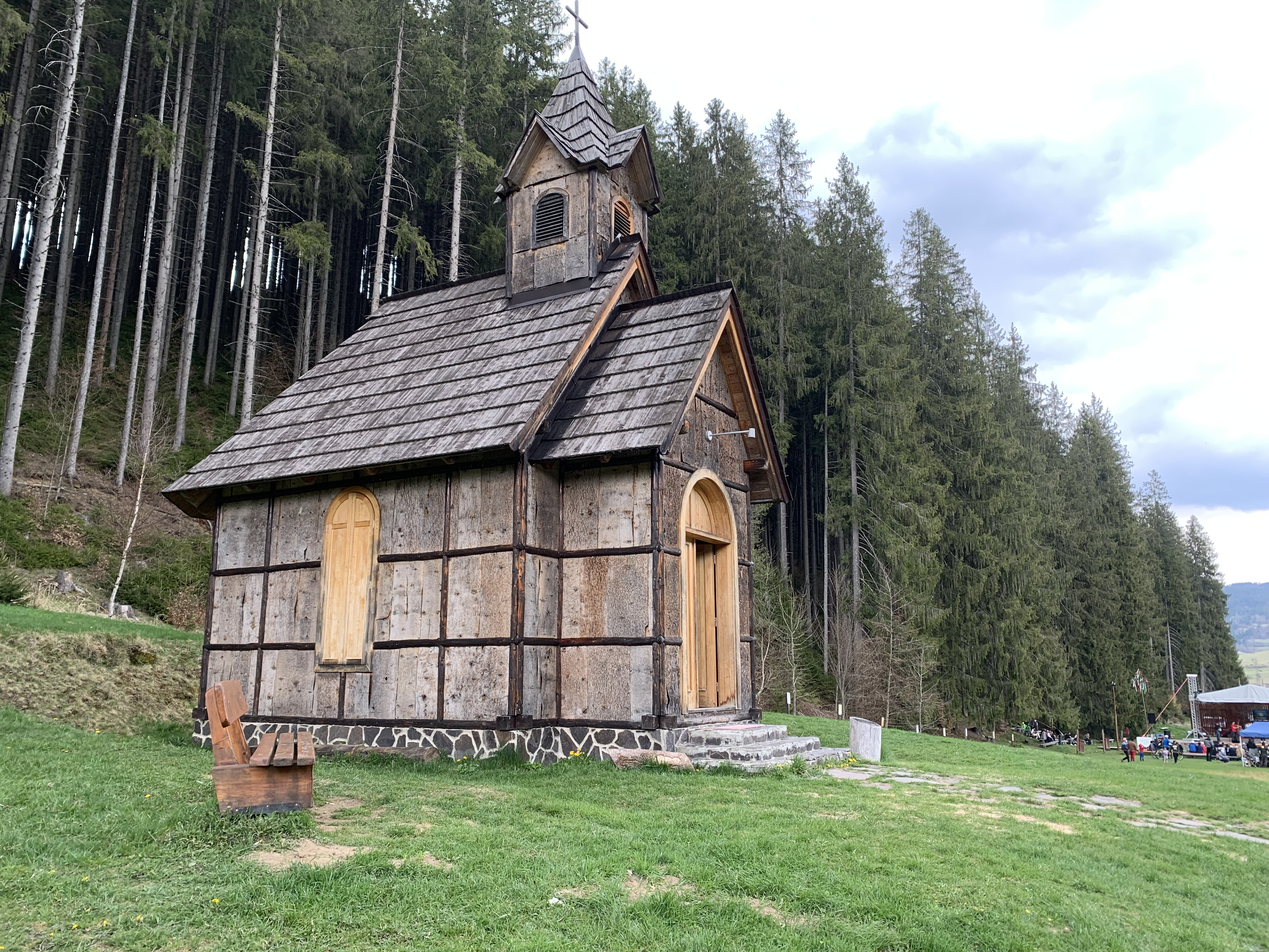 kaplnka v Lesníckom skanzene kaplnka v Lesníckom skanzene