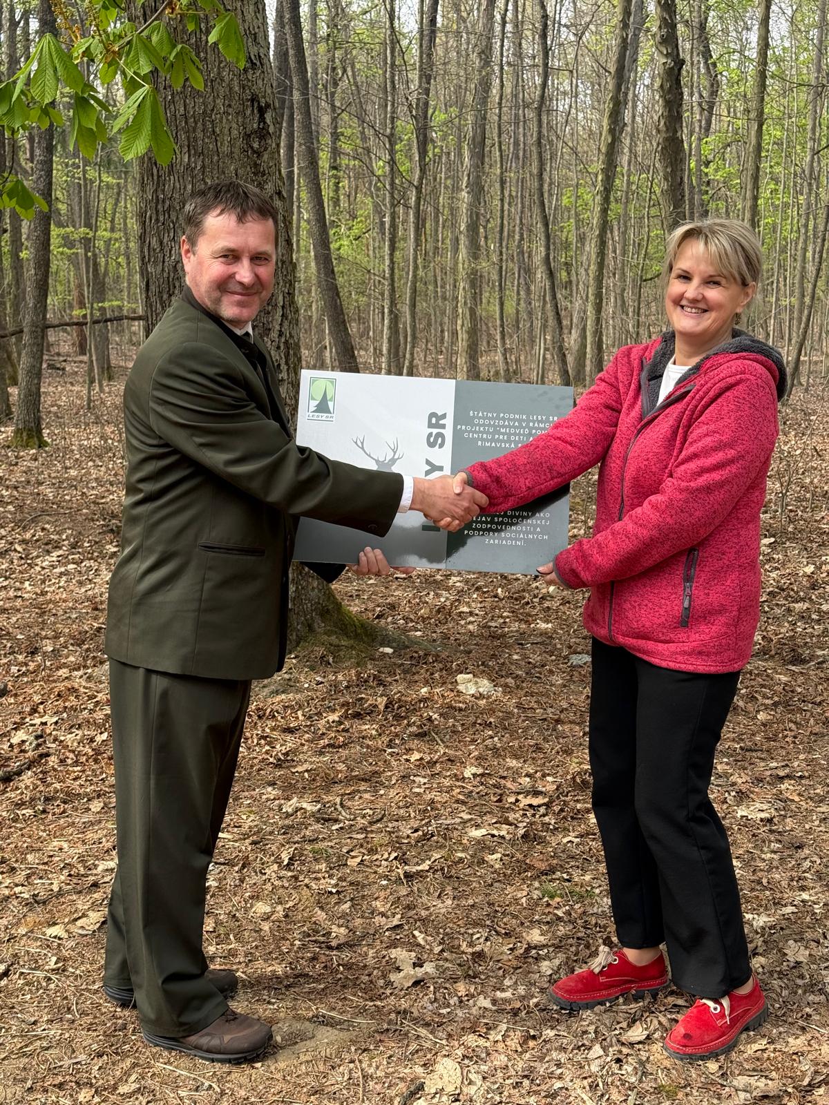 odovzdávanie symbolického poukazu 